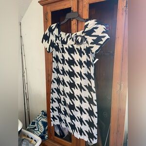 Size 10 Patterned Fitted Black & White Dress